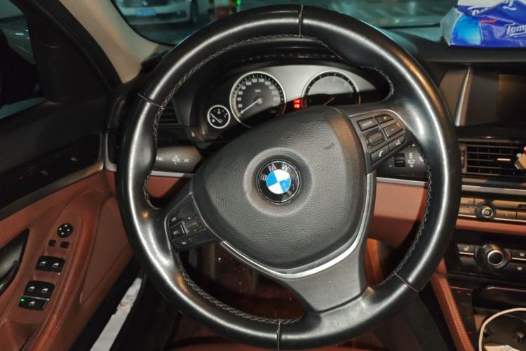 Used BMW 5 Series 2017 520Li Elegant Edition Steering Wheel