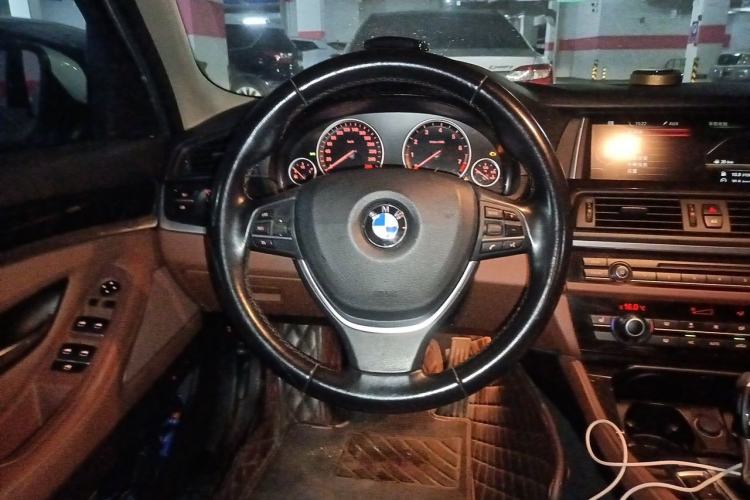 Used BMW 5 Series 2017 520Li Elegant Edition Steering Wheel