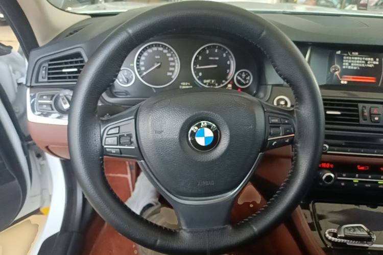 Used BMW 5 Series 2017 520Li Elegant Edition Steering Wheel