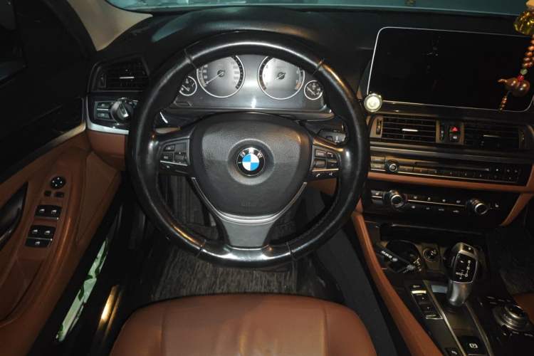 Used BMW 5 Series 2017 520Li Elegant Edition Steering Wheel