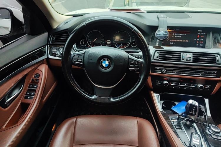 Used BMW 5 Series 2017 525Li Leading Model Steering Wheel