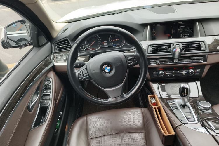 Used BMW 5 Series 2017 525Li Luxury Design Package Steering Wheel