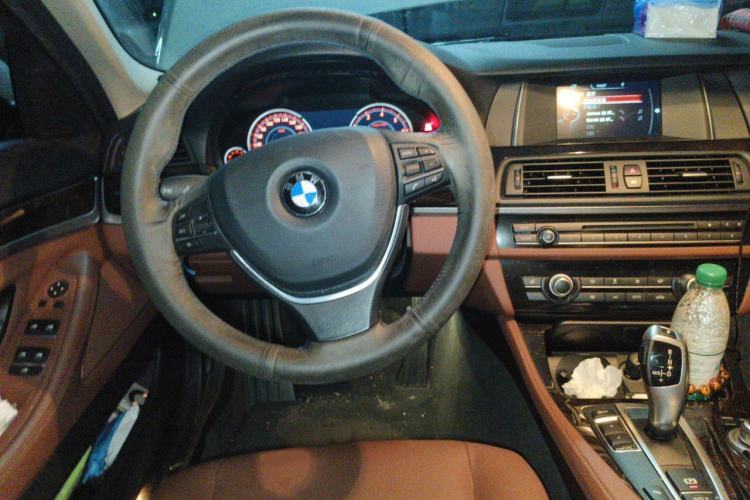 Used BMW 5 Series 2017 525Li Leading Model Steering Wheel
