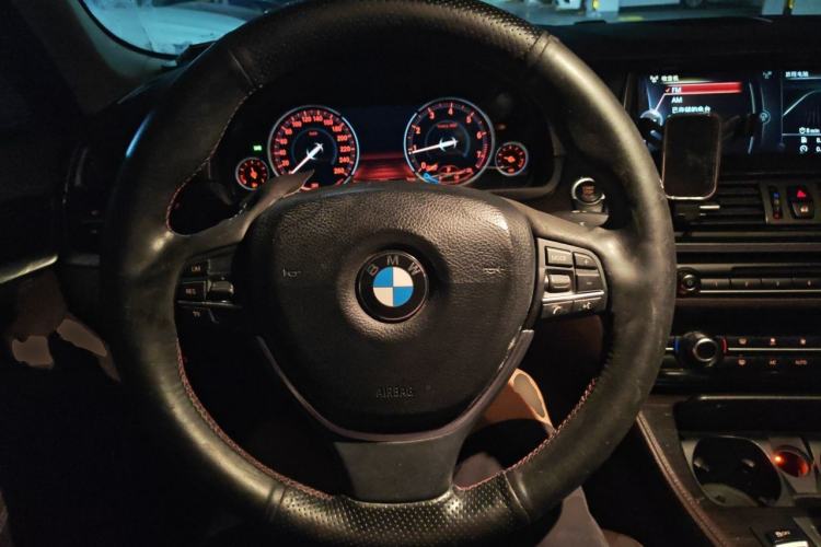 Used BMW 5 Series 2017 525Li Luxury Design Package Steering Wheel