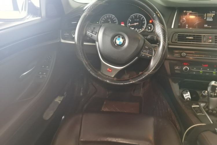 Used BMW 5 Series 2017 525Li Luxury Design Package Steering Wheel