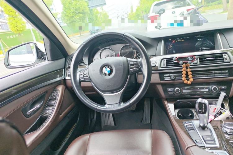 Used BMW 5 Series 2017 525Li Luxury Design Package Steering Wheel