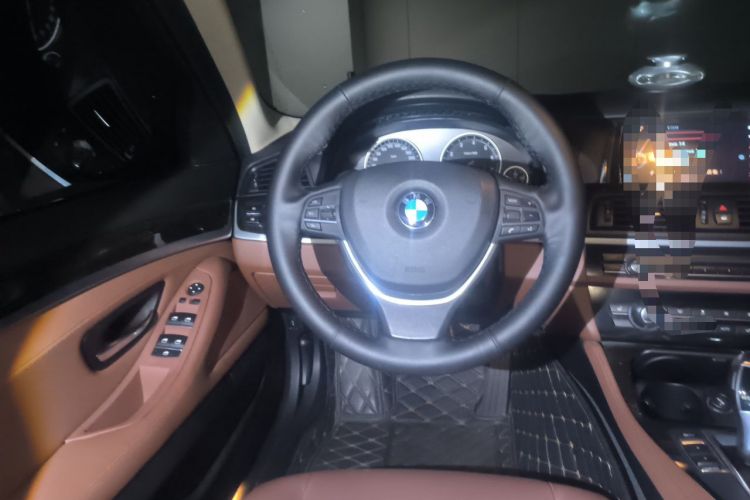 Used BMW 5 Series 2017 525Li Leading Model Steering Wheel