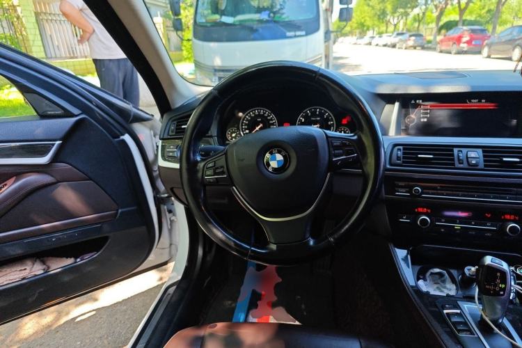 Used BMW 5 Series 2017 525Li Luxury Design Package Steering Wheel