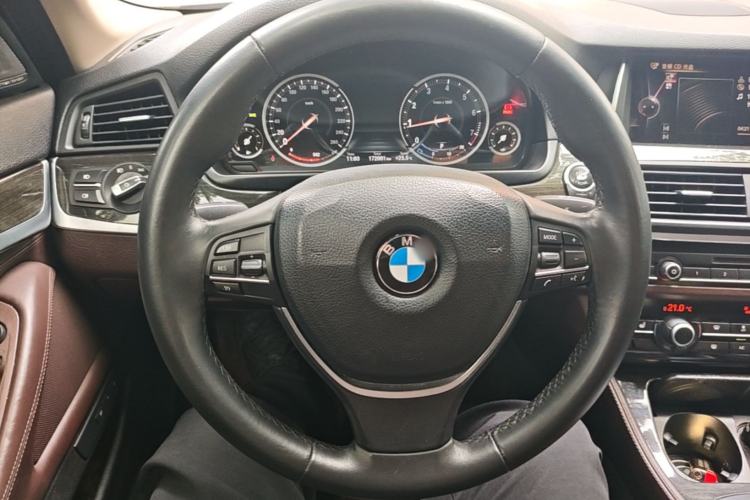 Used BMW 5 Series 2017 525Li Luxury Design Package Steering Wheel