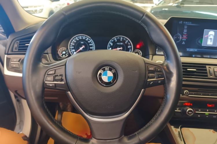Used BMW 5 Series 2017 525Li Luxury Design Package Steering Wheel