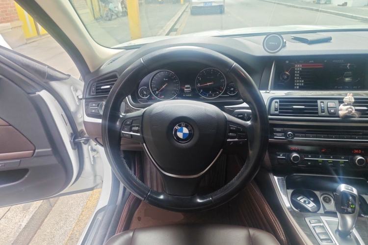 Used BMW 5 Series 2017 525Li Luxury Design Package Steering Wheel