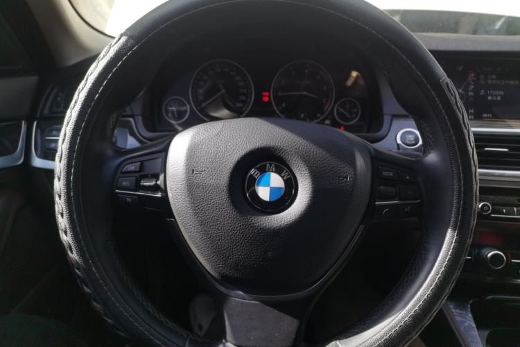 Used BMW 5 Series 2017 525Li Luxury Design Package Steering Wheel
