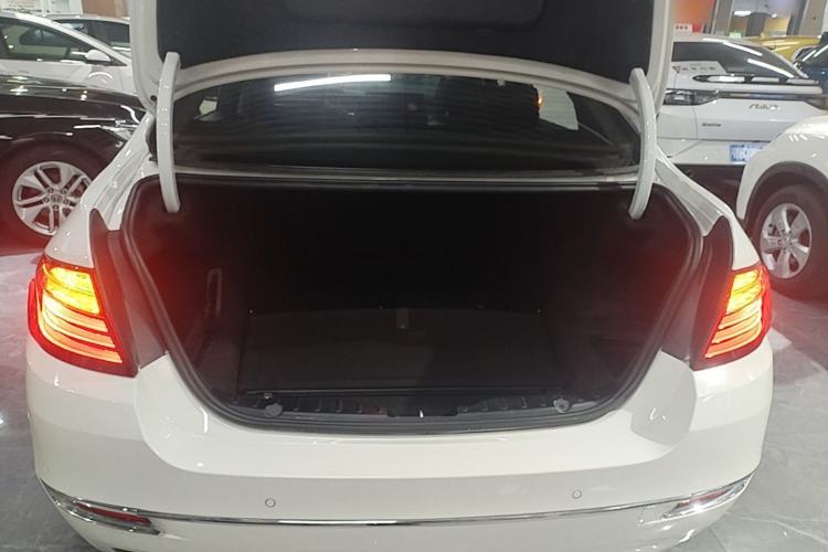Used BMW 5 Series 2017 525Li Luxury Design Package Trunk