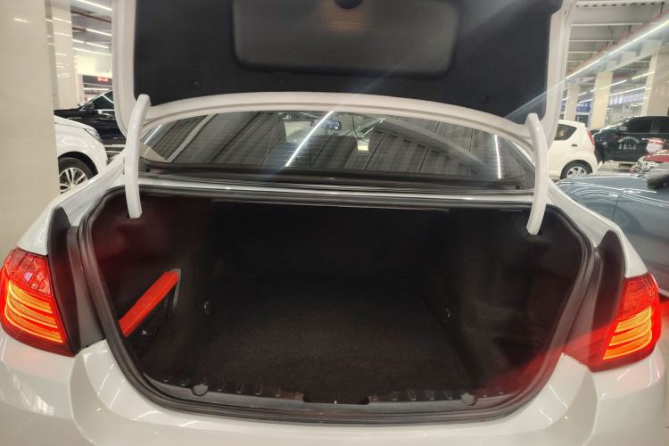 Used BMW 5 Series 2017 525Li Luxury Design Package Trunk