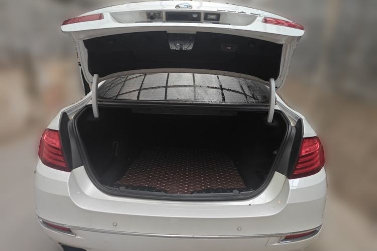 Used BMW 5 Series 2017 525Li Luxury Design Package Trunk