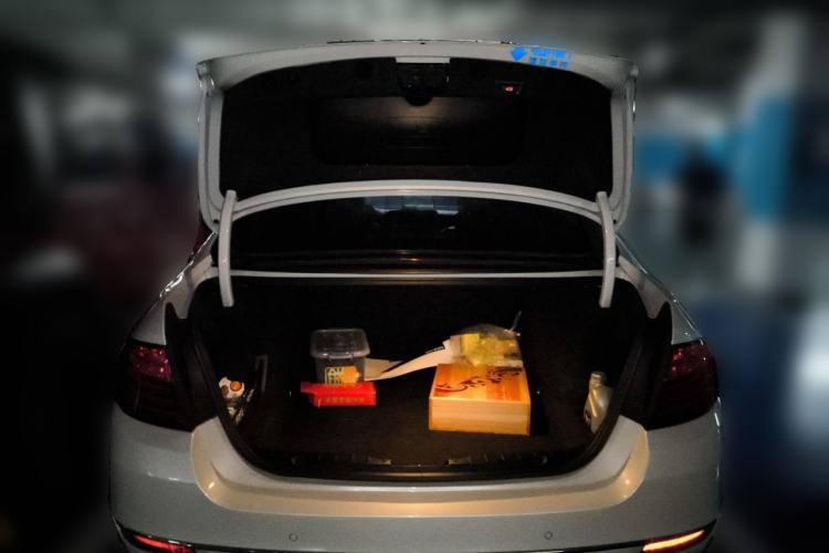 Used BMW 5 Series 2017 525Li Luxury Design Package Trunk