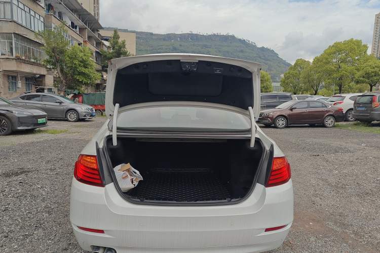 Used BMW 5 Series 2017 525Li Leading Model Trunk