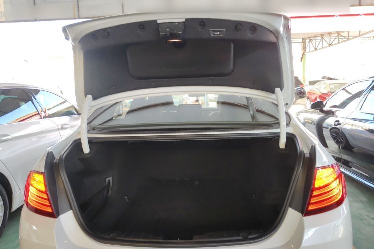 Used BMW 5 Series 2017 520Li Elegant Edition Trunk