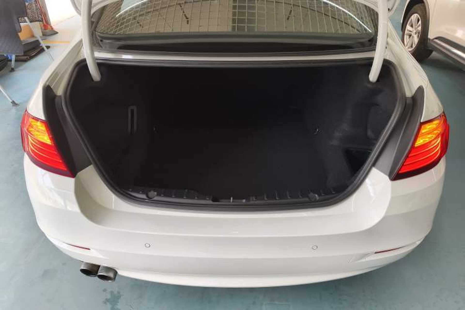 Used BMW 5 Series 2017 528Li Leading Model Trunk