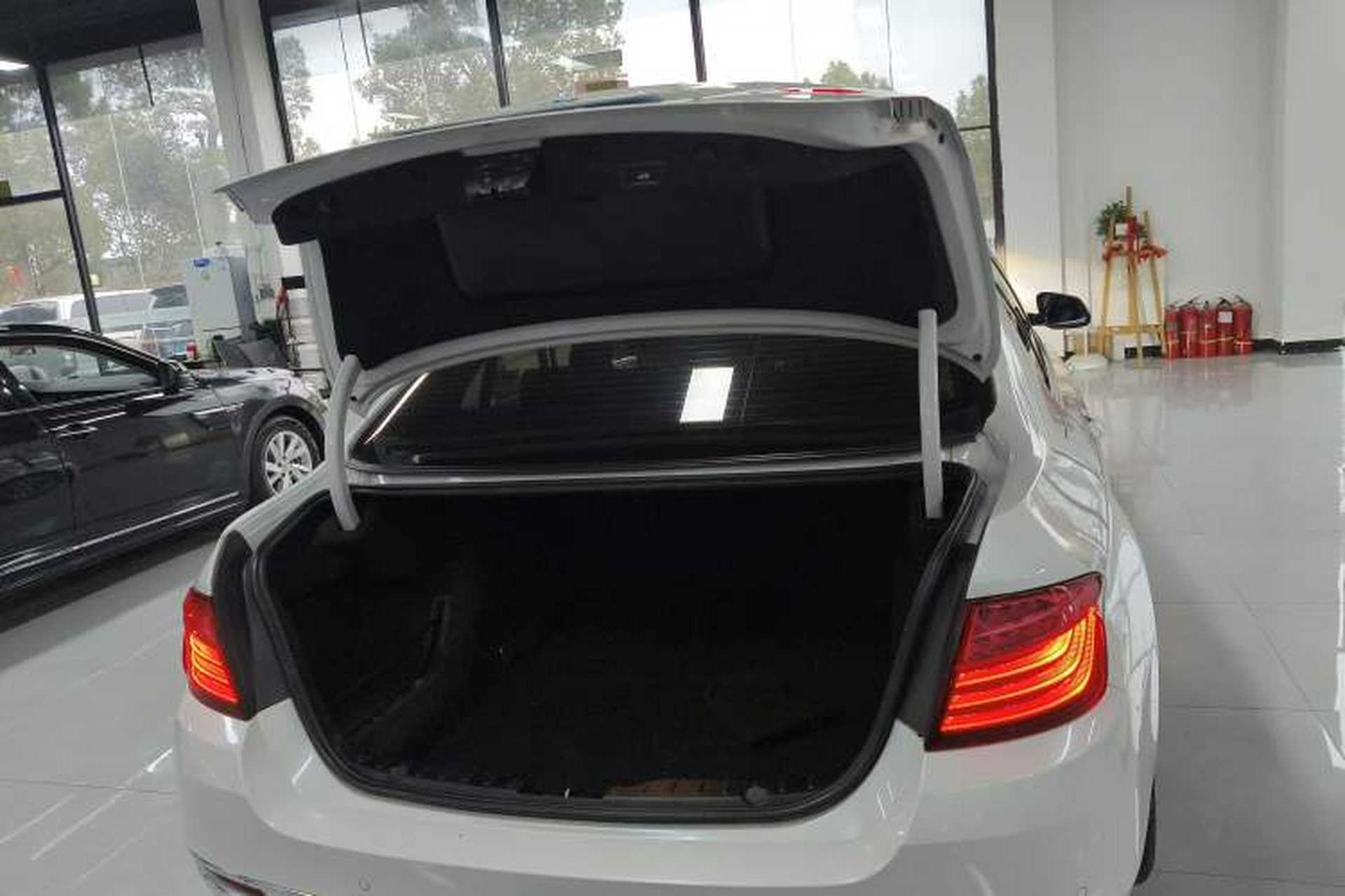 Used BMW 5 Series 2017 525Li Luxury Design Package Trunk