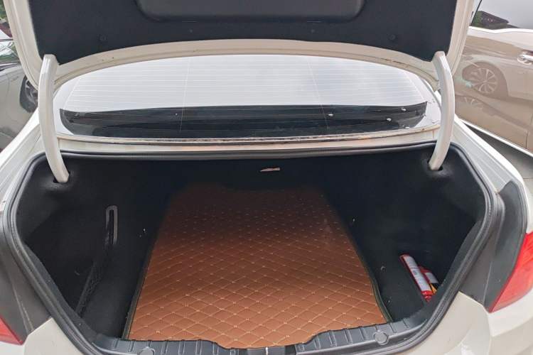 Used BMW 5 Series 2017 525Li Leading Model Trunk
