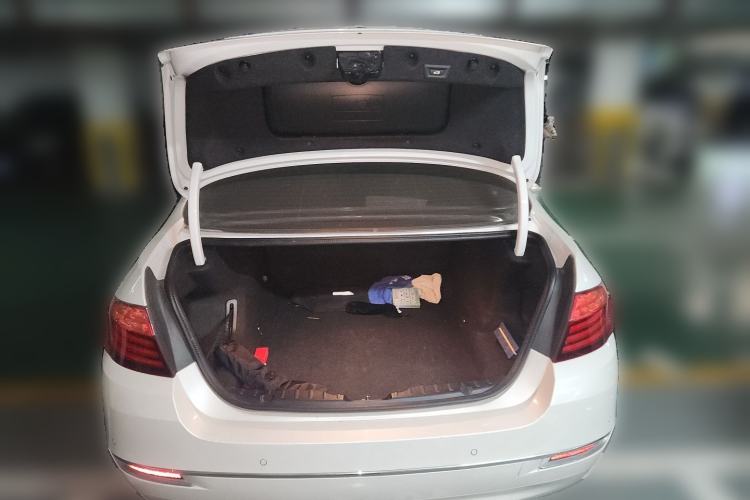 Used BMW 5 Series 2017 525Li Luxury Design Package Trunk