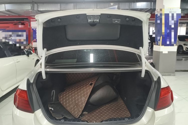 Used BMW 5 Series 2017 525Li Leading Model Trunk