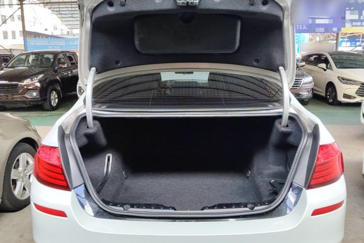 Used BMW 5 Series 2017 525Li Luxury Design Package Trunk