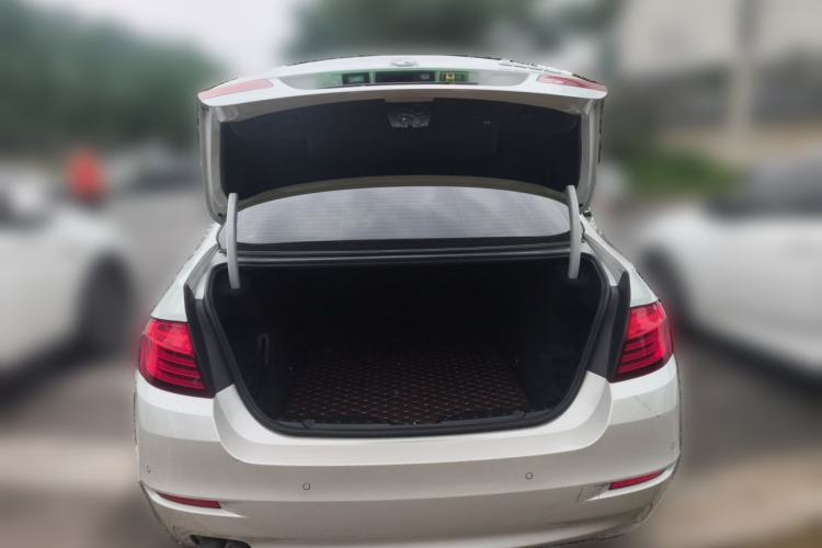 Used BMW 5 Series 2017 525Li Leading Model Trunk