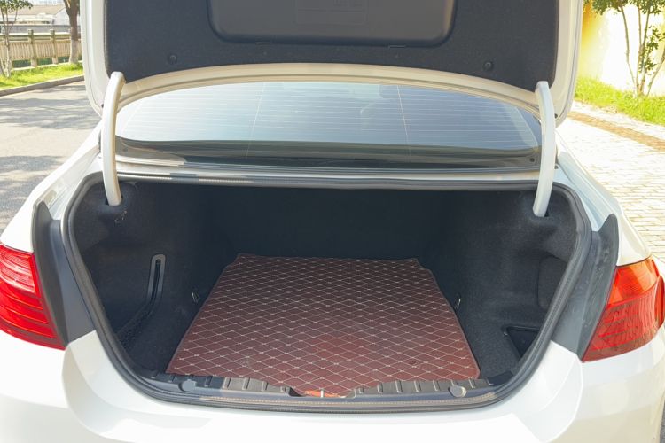 Used BMW 5 Series 2017 525Li Leading Model Trunk