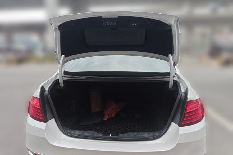 Used BMW 5 Series 2017 525Li Leading Model Trunk