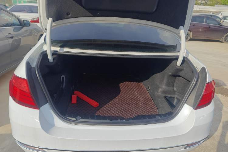 Used BMW 5 Series 2017 520Li Elegant Edition Trunk