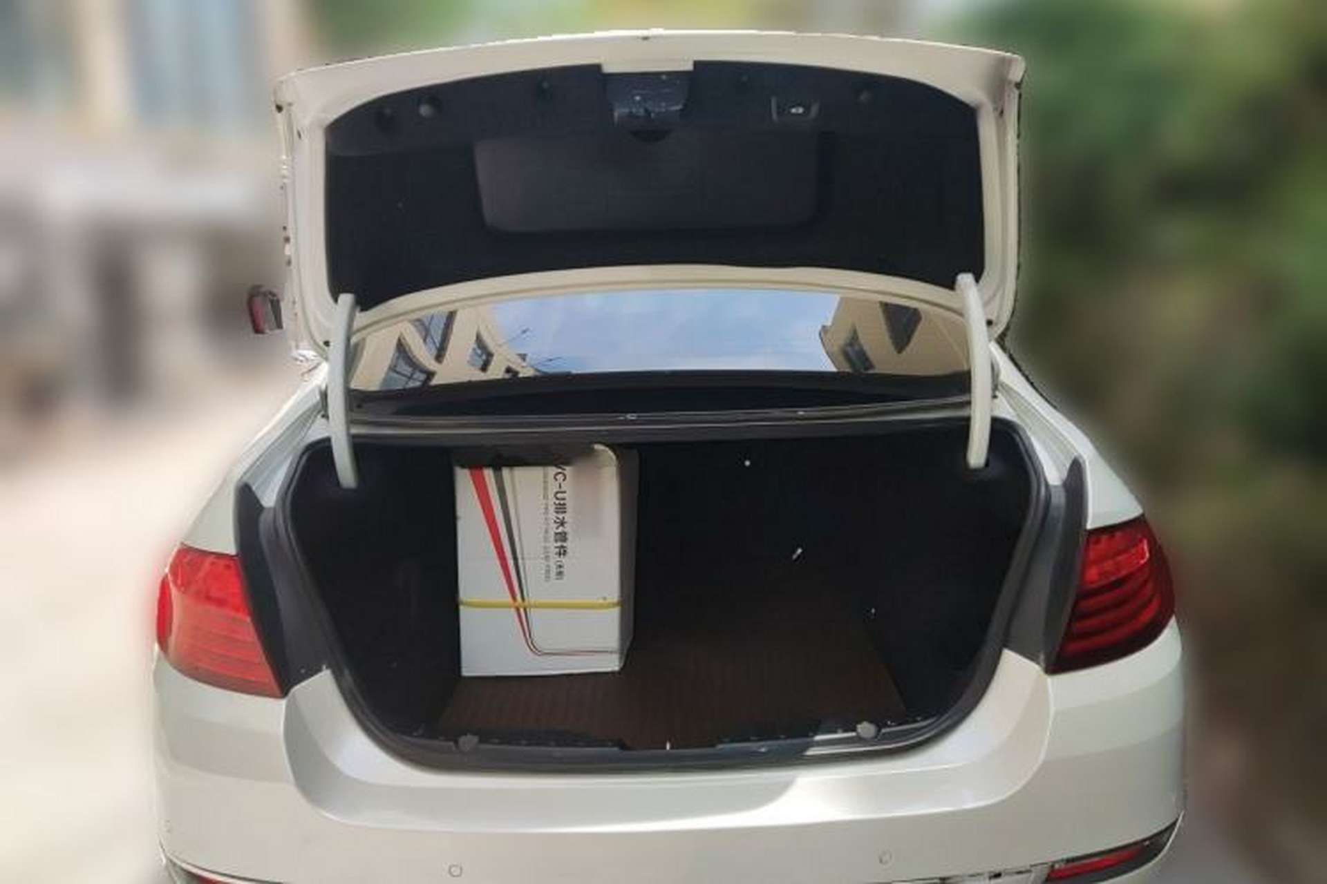 Used BMW 5 Series 2017 525Li Luxury Design Package Trunk