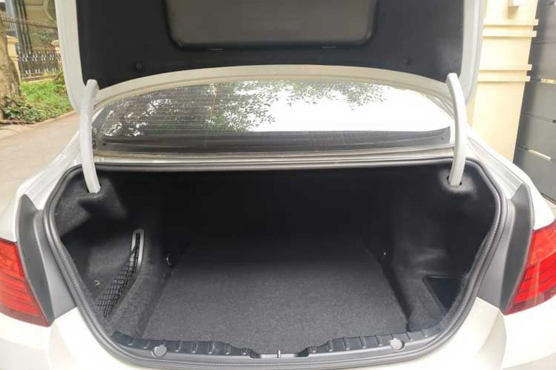 Used BMW 5 Series 2017 525Li Luxury Design Package Trunk