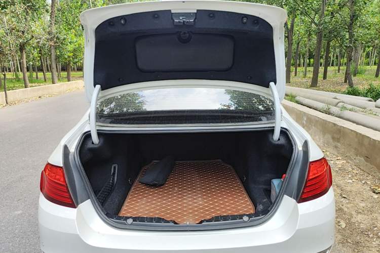 Used BMW 5 Series 2017 525Li Luxury Design Package Trunk