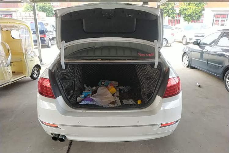 Used BMW 5 Series 2017 525Li Luxury Design Package Trunk