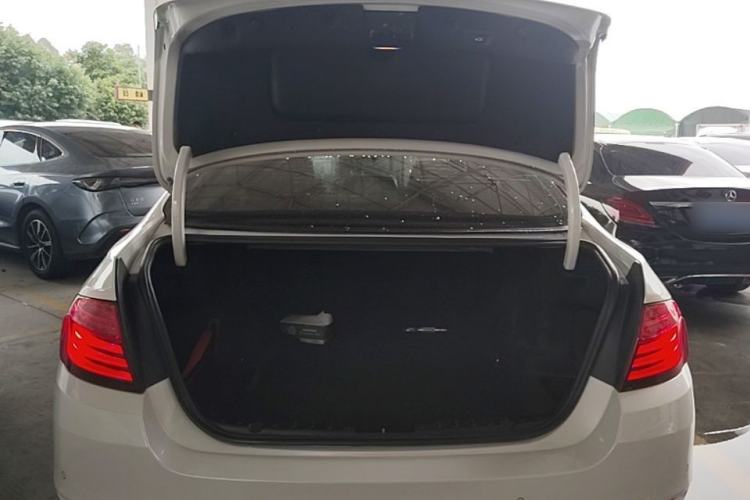 Used BMW 5 Series 2017 525Li Leading Model Trunk