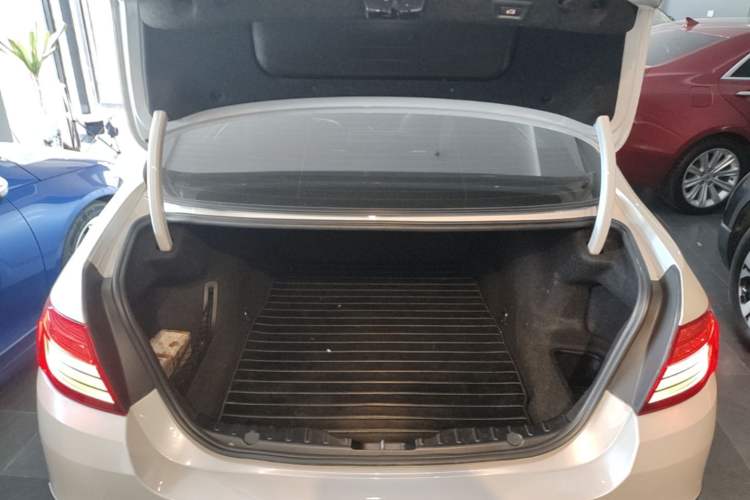 Used BMW 5 Series 2017 520Li Elegant Edition Trunk