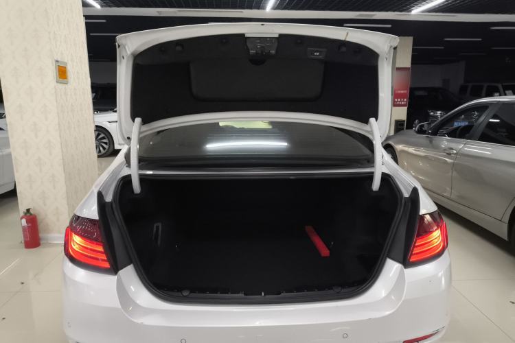 Used BMW 5 Series 2017 525Li Leading Model Trunk