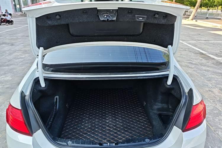 Used BMW 5 Series 2017 525Li Luxury Design Package Trunk