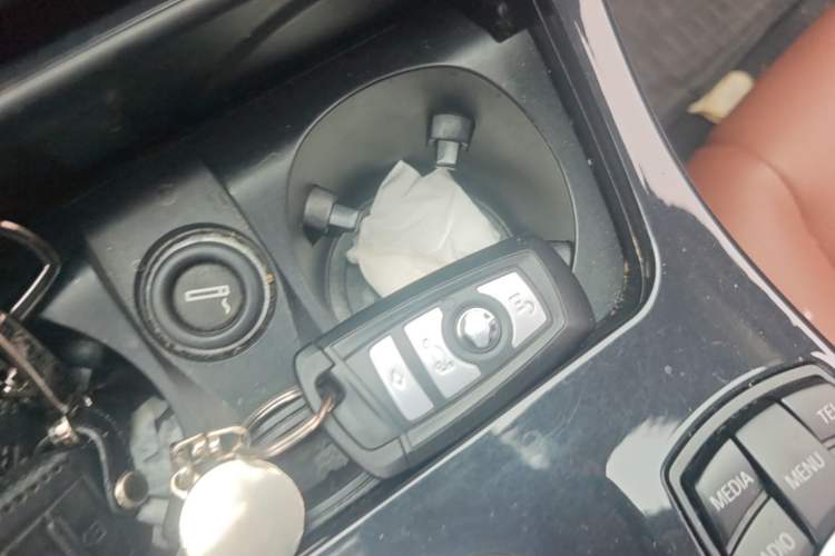 Used BMW 5 Series 2017 520Li Elegant Edition Vehicle Key