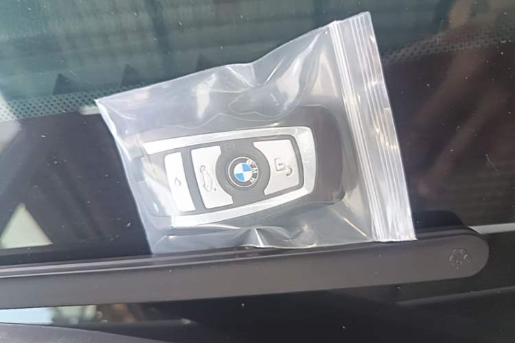 Used BMW 5 Series 2017 525Li Luxury Design Package Vehicle Key