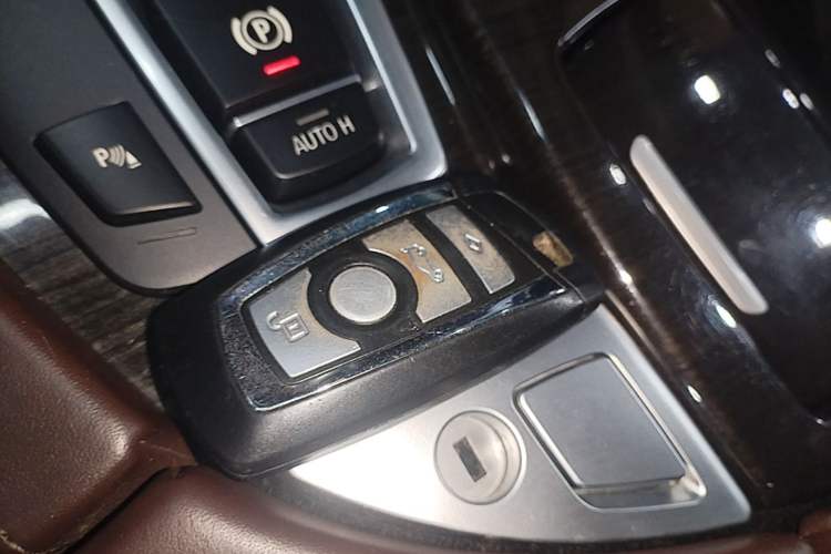 Used BMW 5 Series 2017 525Li Luxury Design Package Vehicle Key