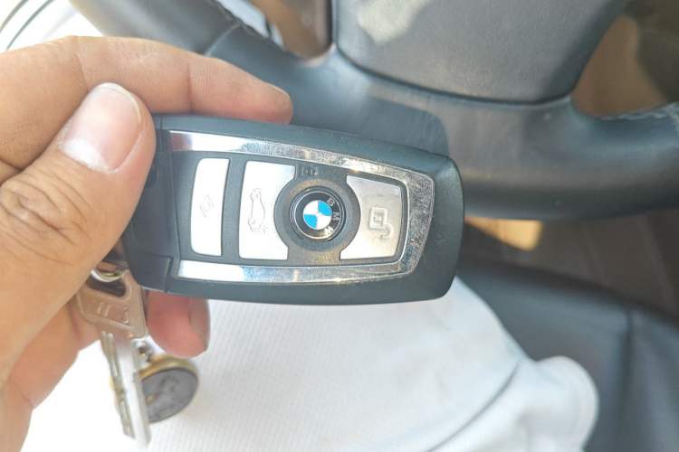 Used BMW 5 Series 2017 525Li Luxury Design Package Vehicle Key