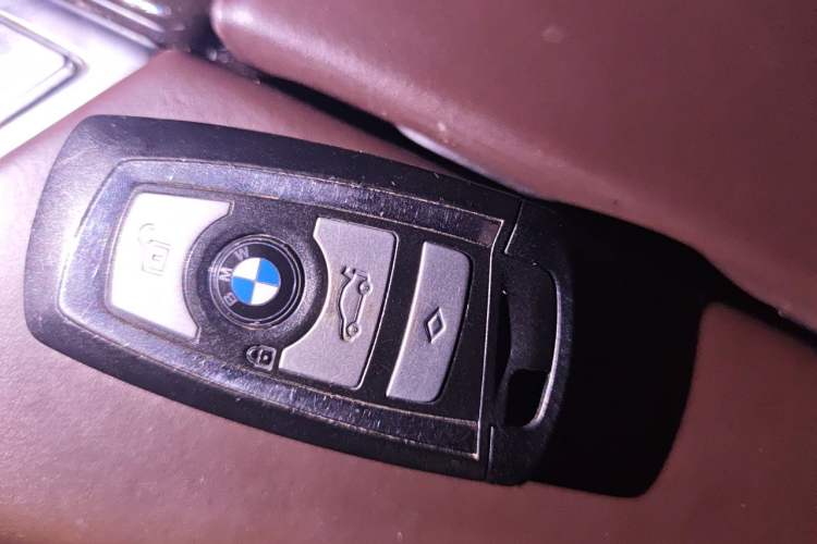 Used BMW 5 Series 2017 525Li Luxury Design Package Vehicle Key