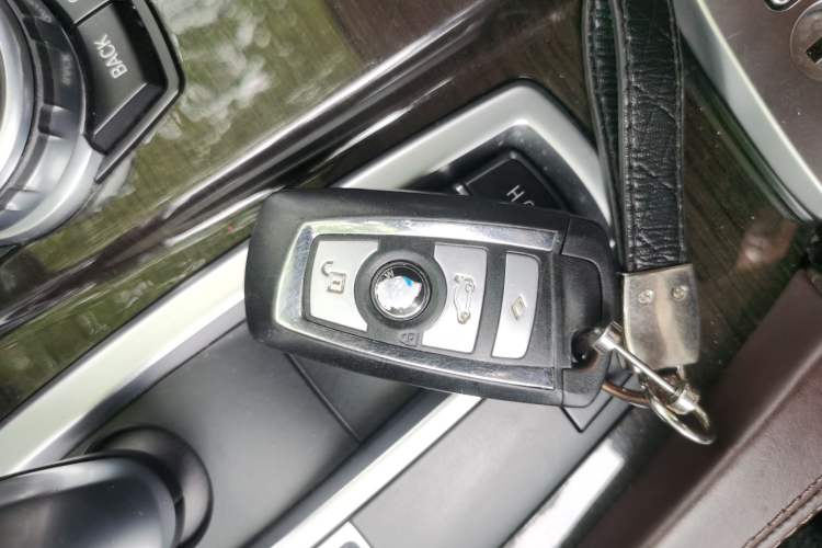 Used BMW 5 Series 2017 525Li Luxury Design Package Vehicle Key