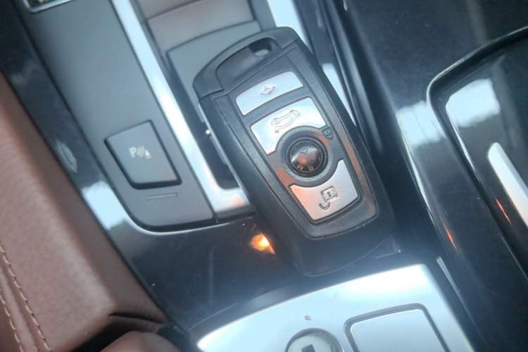 Used BMW 5 Series 2017 520Li Elegant Edition Vehicle Key
