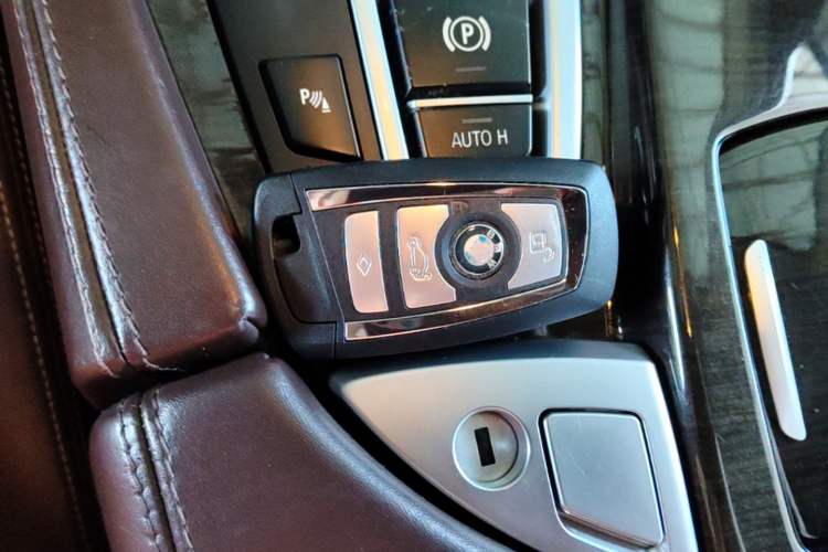 Used BMW 5 Series 2017 525Li Luxury Design Package Vehicle Key