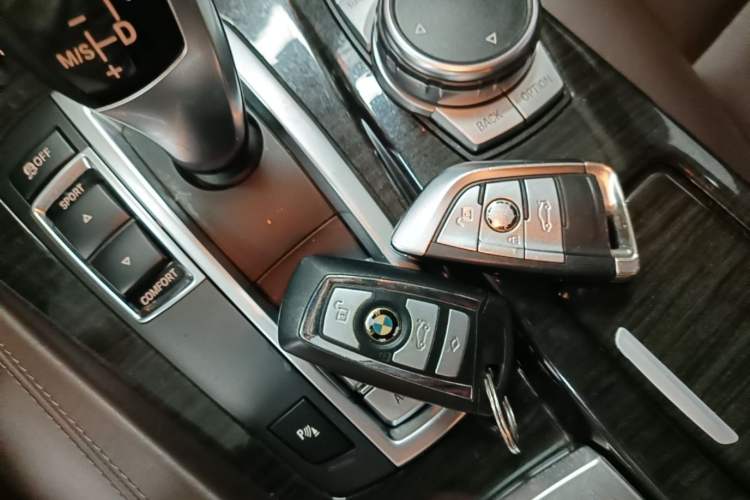 Used BMW 5 Series 2017 525Li Luxury Design Package Vehicle Key