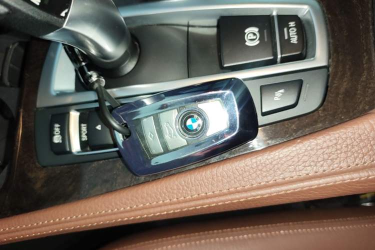 Used BMW 5 Series 2017 525Li Leading Model Vehicle Key